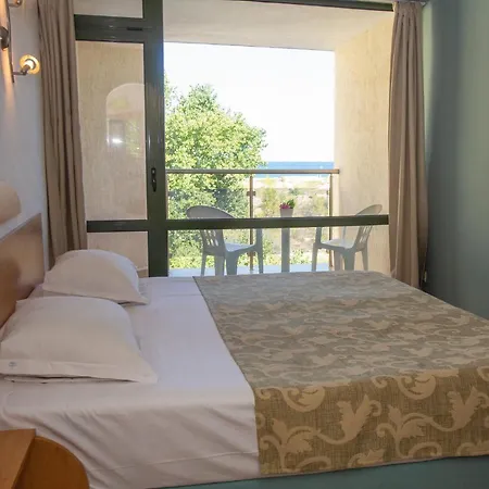 Amfibia Complex 3* Sluneční pobřeží