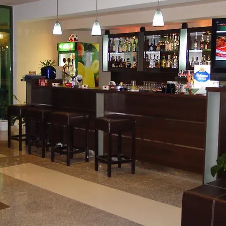 Amfibia Complex 3*