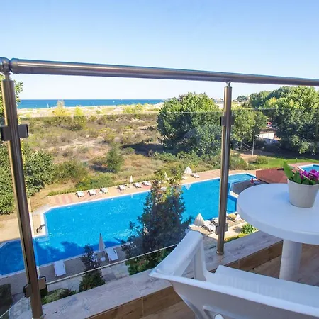 Amfibia Complex 3*