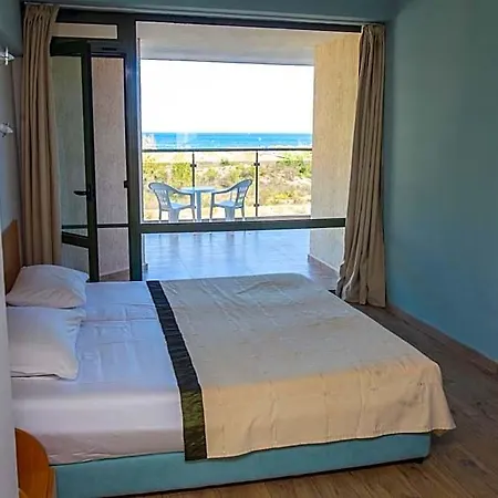 Хотел Amfibia Complex 3*