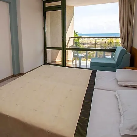 Amfibia Complex 3*