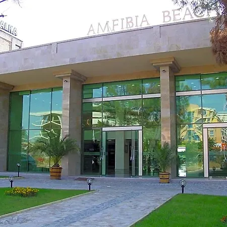 Amfibia Complex Хотел 3*
